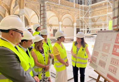 La ministra de Vivienda visita las obras de restauración del Palacio Vázquez de Molina de Úbeda