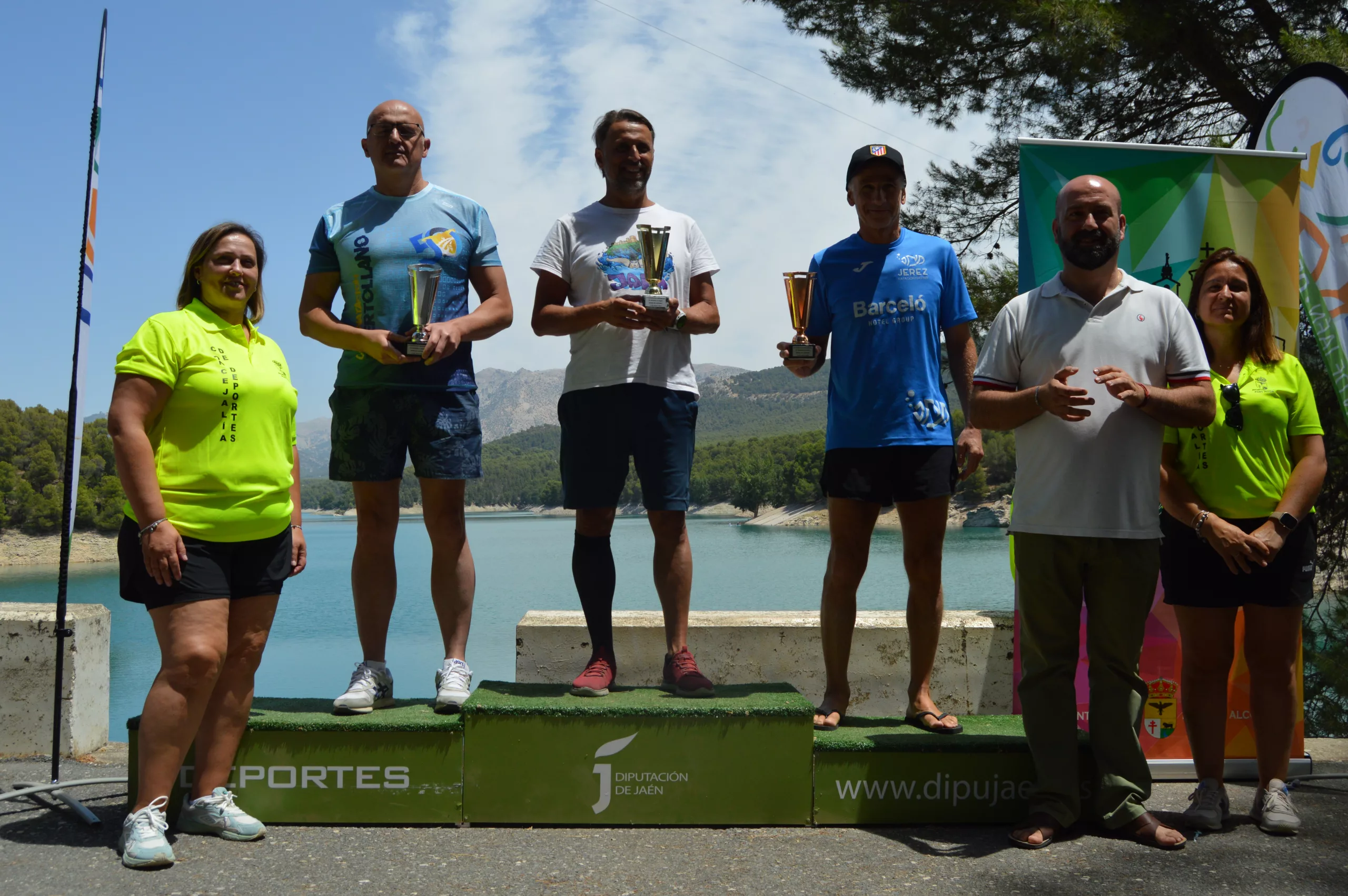 El IX Circuito Provincial de Travesías a Nado de la Diputación finaliza con la participación de 235 deportistas