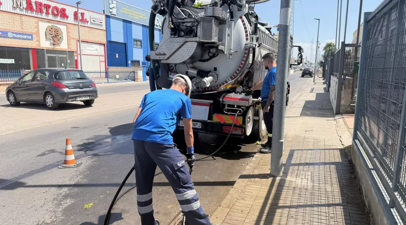 CULMINA LA LIMPIEZA DE LOS 3.200 IMBORNALES DE LA CIUDAD Y SE REFUERZA LA DESINFECCIÓN Y DESRATIZACIÓN DE LA RED DE SANEAMIENTO